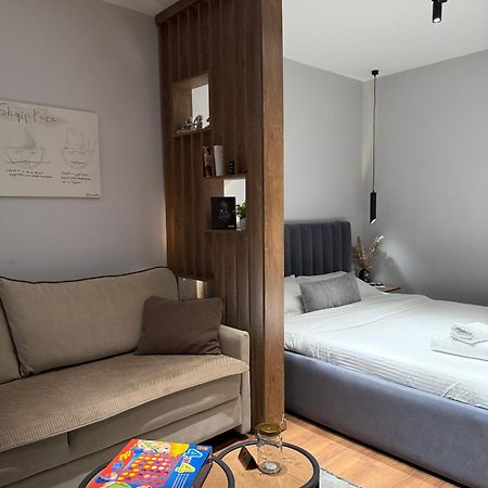 4Seasonsgea , Studio Apartment In Heart Of Tirana Bagian luar foto